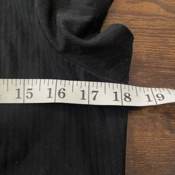 Aerie OFFLINE By Aerie Real Me Henley Crop Tee in black size large - Picture 7 of 9